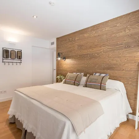 Chezmoihomes Luxury Plaza Nueva Penthouse *