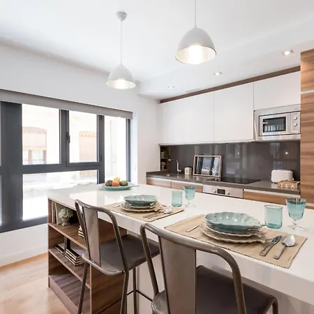 Chezmoihomes Luxury Plaza Nueva Penthouse Apartment