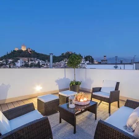 Chezmoihomes Luxury Plaza Nueva Penthouse *
